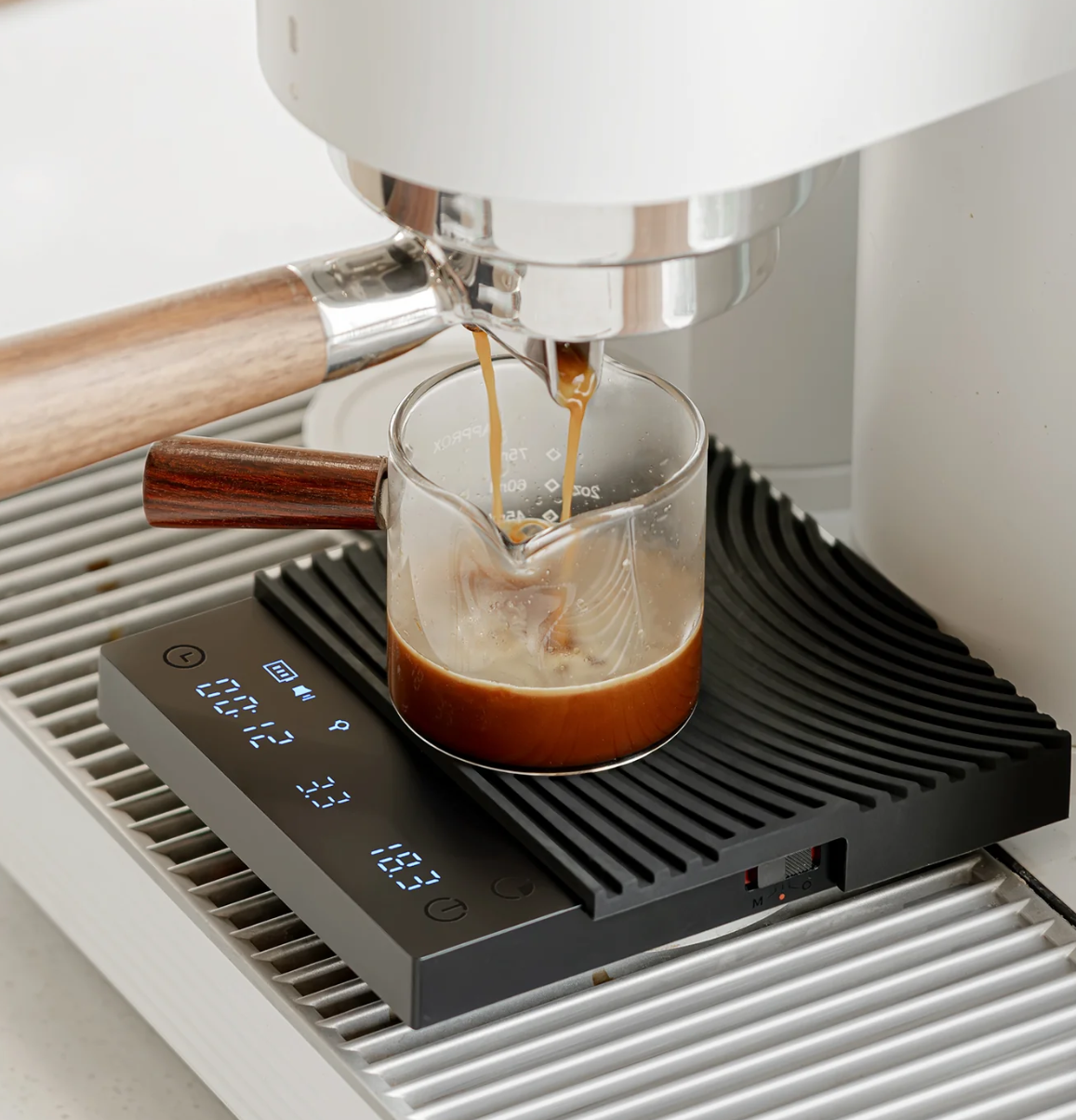 Can-tieu-ly-cafe-Timemore-Basic-2